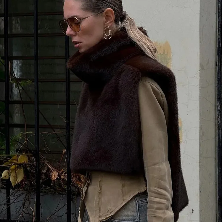 Luxurious Faux Fur Sable Vest Crop Top - Turtleneck Sleeveless Jacket