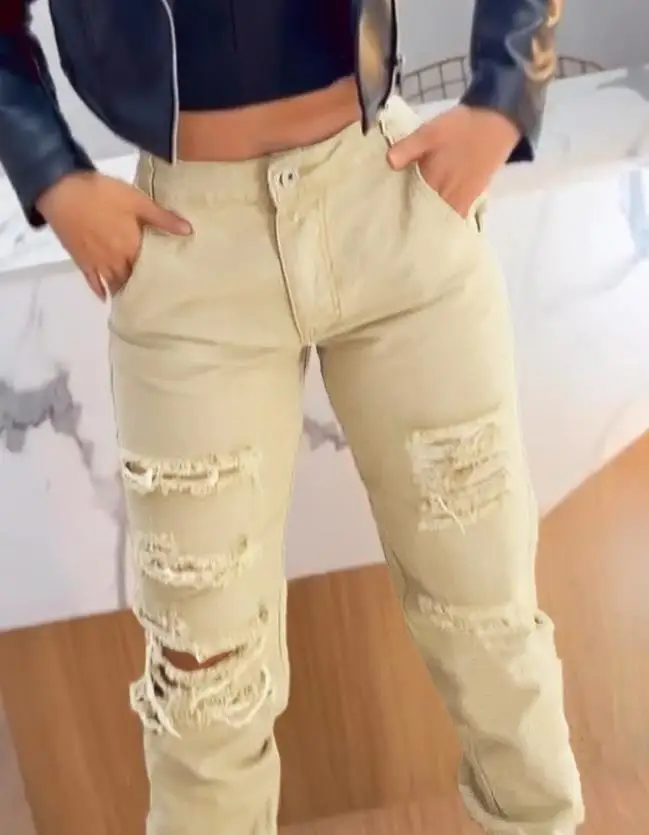 Split Pocket Design with Cuffed Pants, Fashionable 2023 New Best-Selling Women's Clothing with Torn Buttons