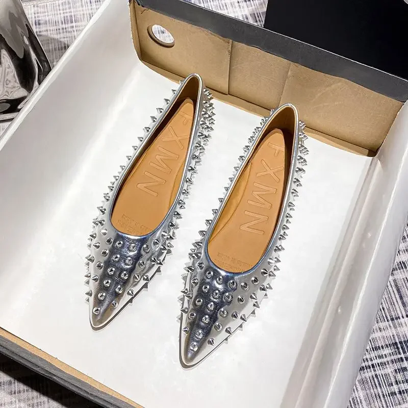 2024 New Luxury High Quality Shallow Mouth Pointed Flat Shoes Fashion Rivets Design Large Size Sexy Women's Single Shoes