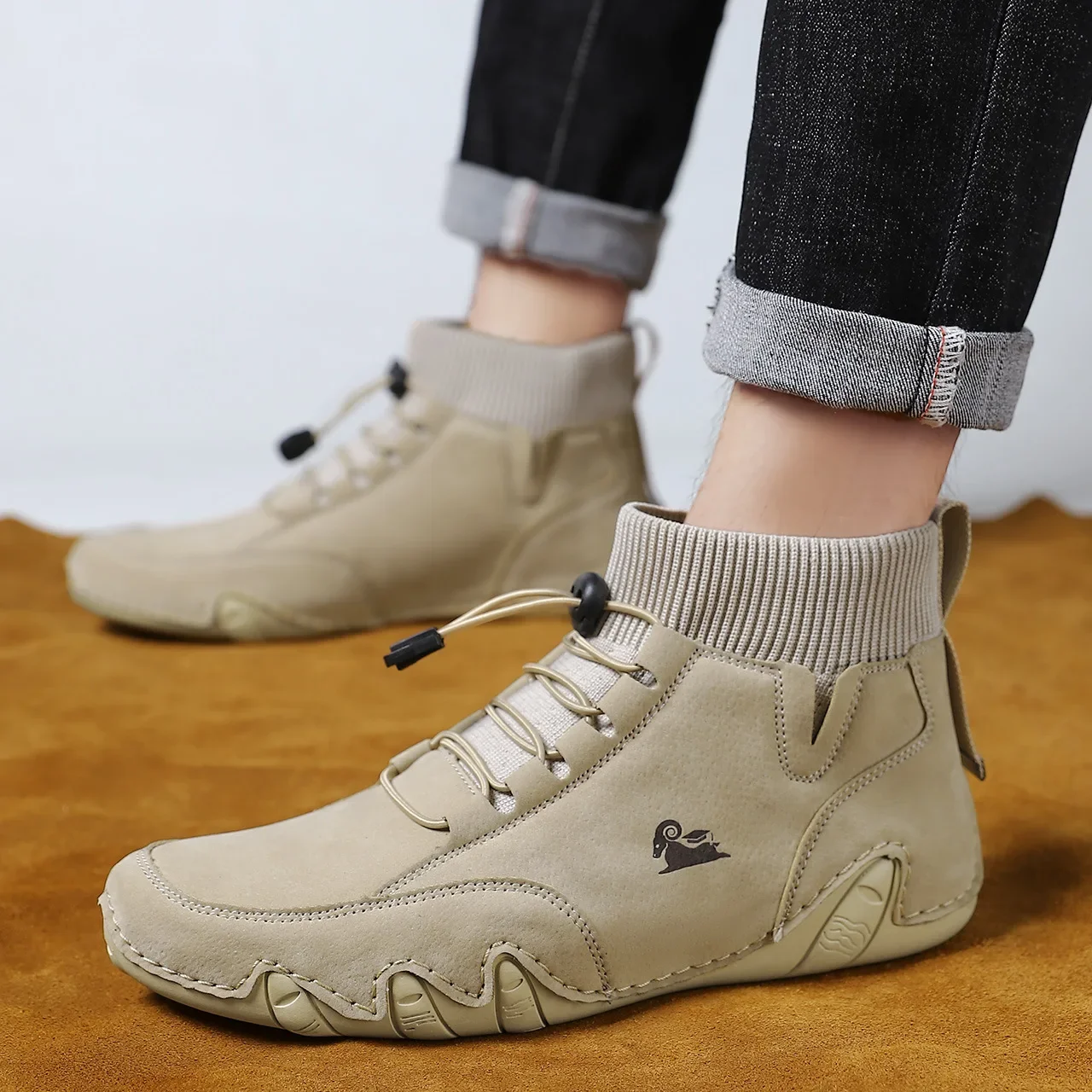 Men's Winter Shoes Comfortable Fhion Black Leather Boots Men Luxury High Top Sneakers Fur Plush Ankle Boots Man Motorcycle Shoe