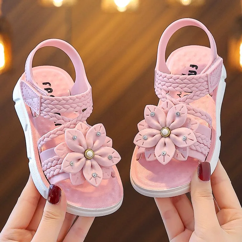 Children's girls' sandals women's summer non-slip soft bottom cute princess children's middle-aged children's baby flat shoes 2