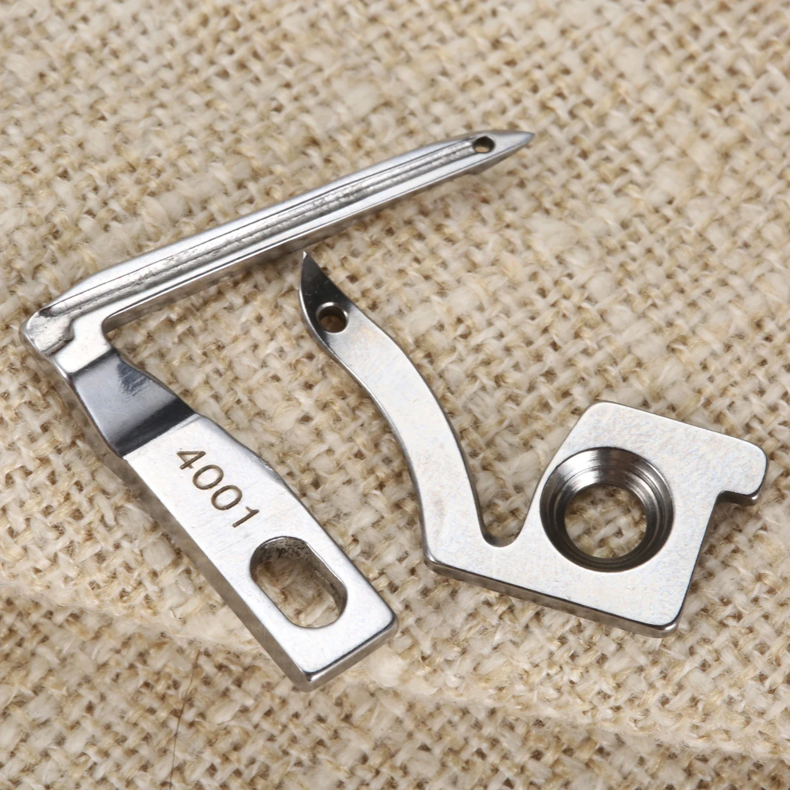 X77781-001 X77781001 Della Macchina Per Cucire Del Looper Superiore/Inferiore 1Pc/2Pcs Misura Per Il Fratello Serger 1034D 3034D 925D Husqvarna Viking