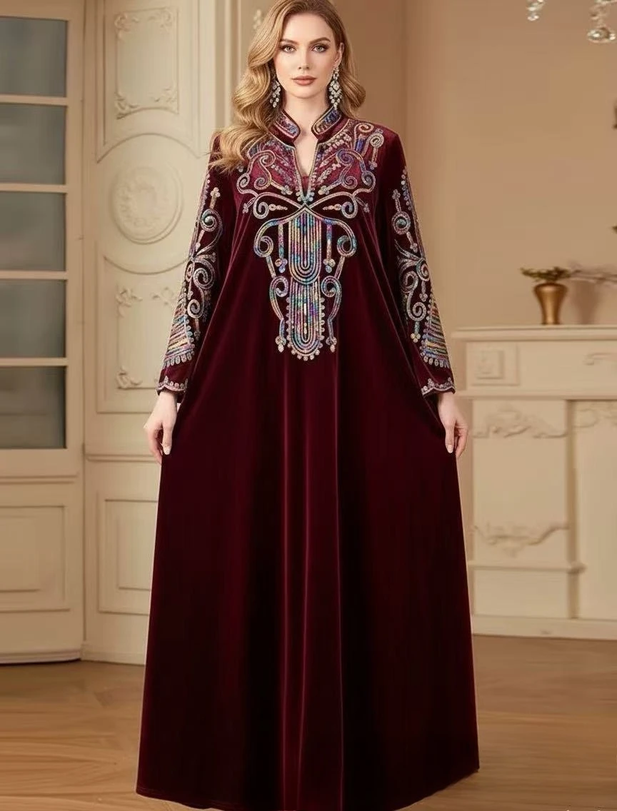جلابية مخمل عنابية بتطريز فاخر