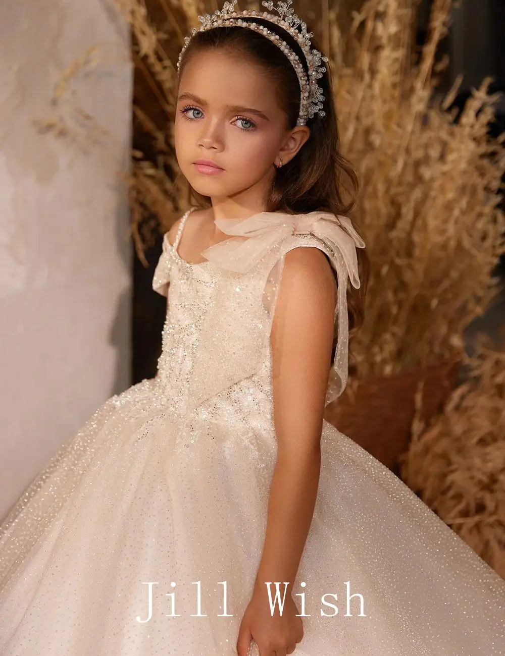 Рисунок 3 - Блестящее элегантное платье Jill