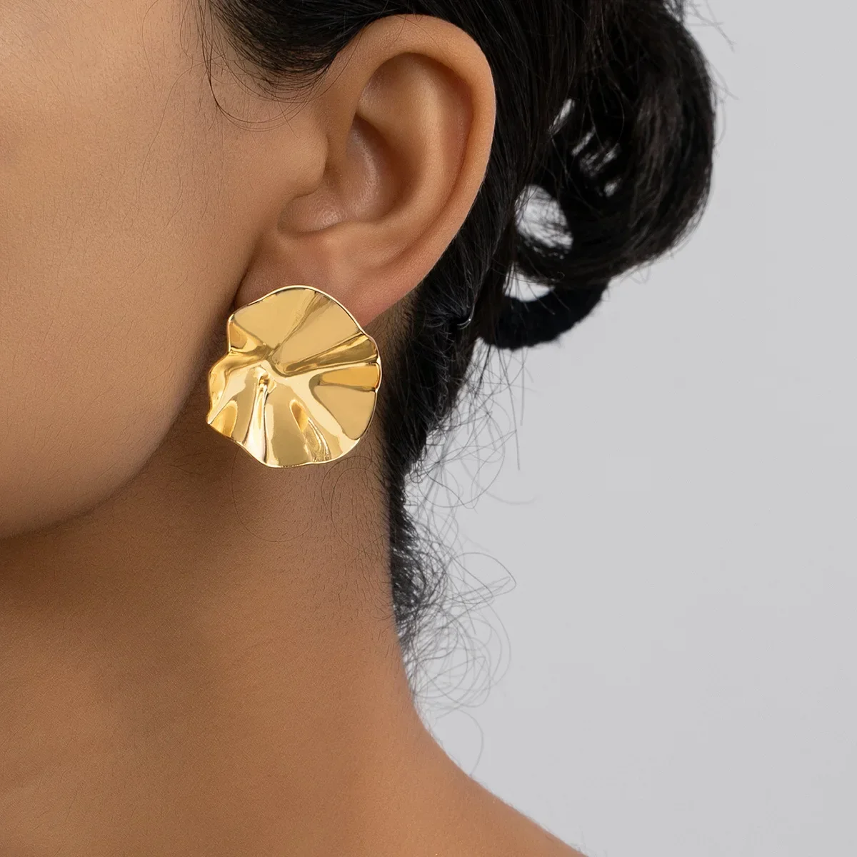 Simple Smooth Pleated Irregular Metal Earrings For Women OL Sporty Holiday Fashion Jewelry Ear Accessories AE089 1