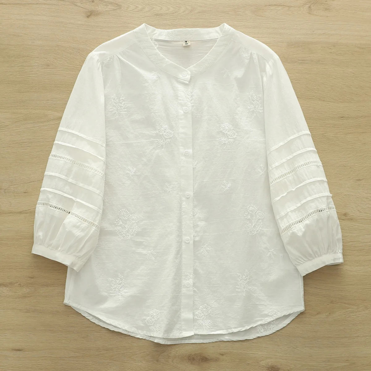 Chemise en coton avec manches brodées