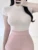 أبيض