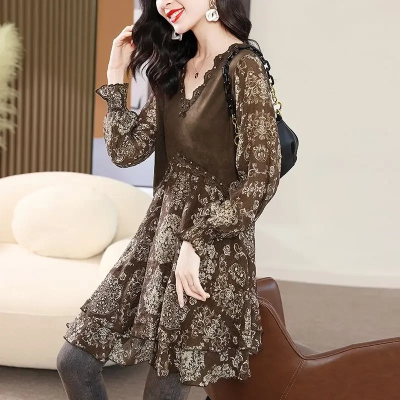 

Vintage Printed Patchwork Midi Shirt Stylish Beading Female Clothing Autumn Commute Lace Elegant V-Neck Loose Blouse ZL43