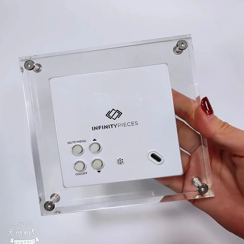 Square acrylic digital photo frame 4inch videoresolution 1080*1080 only support 1:1 image and video playback with 1GB of memory