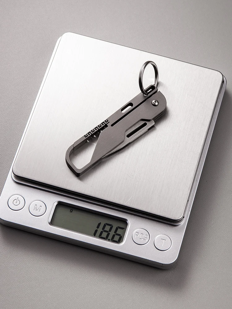 Super Lightweight Men Titanium Waist Hanging Keychain Portable With Folding High Hardness D2 Steel Small Knife Car Key Chain