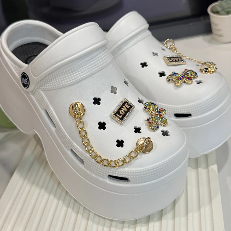 2025 Metal Chain Chunky Platform Clogs Sandals Women Diamond Butterfly Wedge Slippers Woman Summer Non Slip Beach Sandles Female