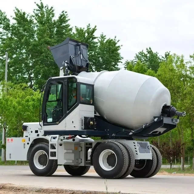 Self Loading Concrete Mixer Truck with Engine High Efficiency 0.5m3-6.5m3 Capacities for Sale 4