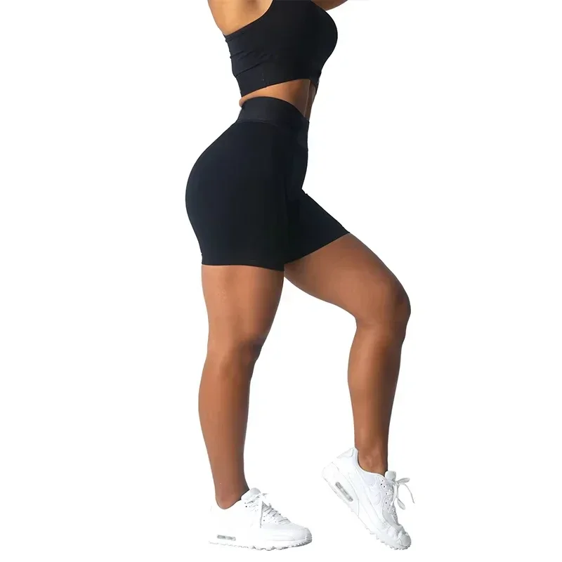 New Sport Seamless Shorts Spandex Shorts Woman Fitness Elastic Breathable Hip-lifting Leisure Sports Running