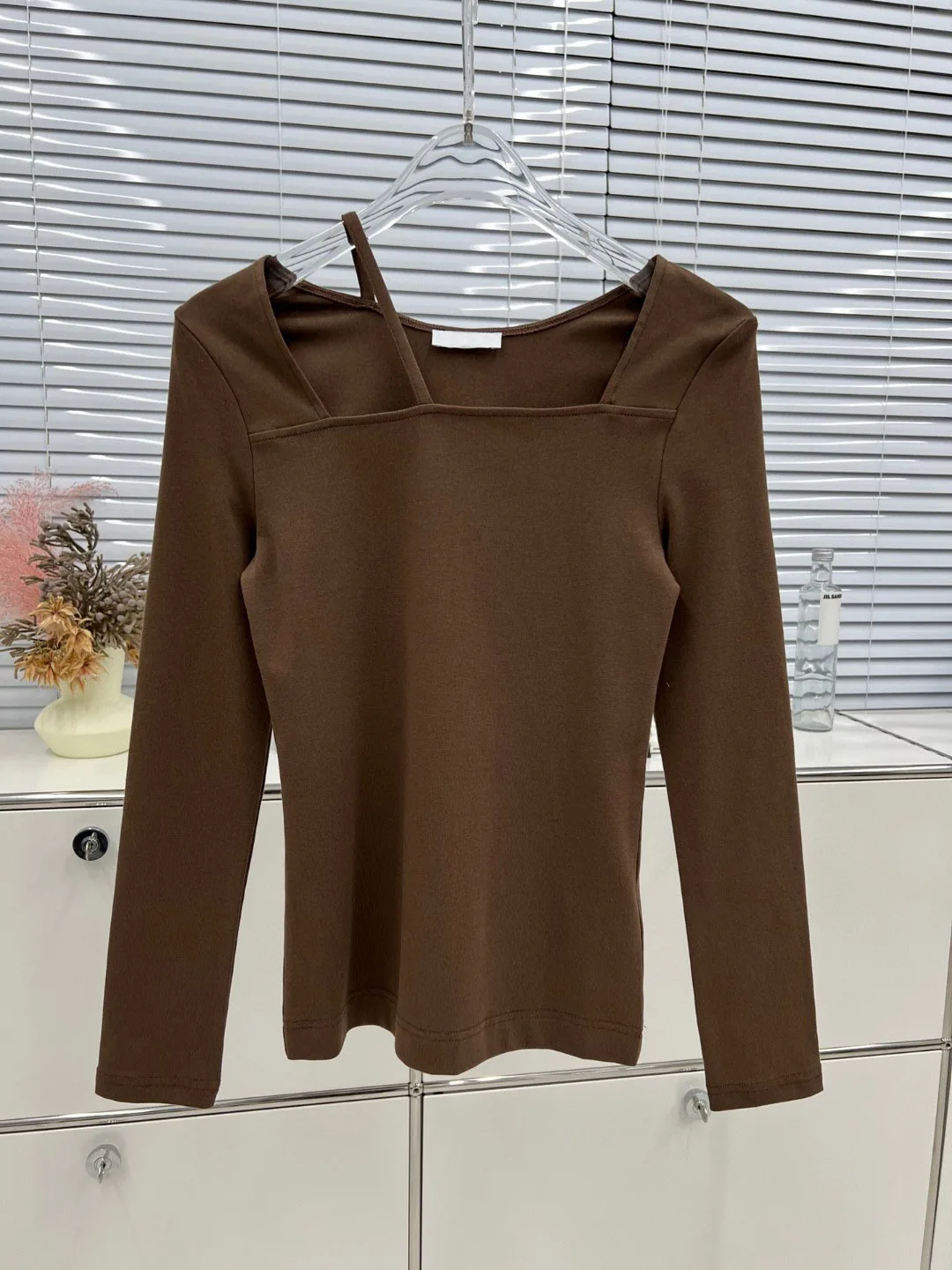 

New women's clothing for spring And summer 2023 No Lining Square Collar Bottoming Shirt Match High-Waist Cargo Shorts 0422