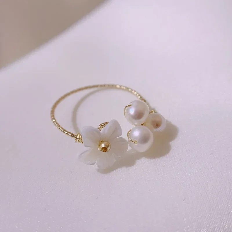 حلقات زهور صدفية للنساء ، مجوهرات لؤلؤ مقلدة ، مياه عذبة حلوة ، موضة أنيقة ، وصول جديد ، عصرية