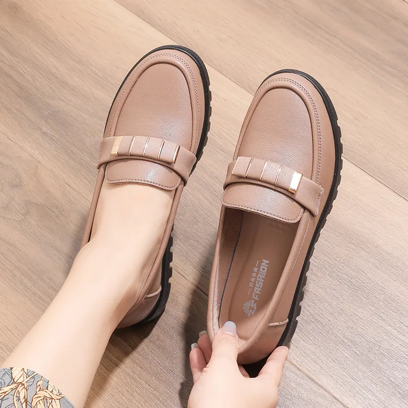 Autumn Women' Flat Shoes Genuine Leather Casual Loafers Slip On Mother Shoes Soft Bottom Comfort Lady Driving Shoes Plus Size