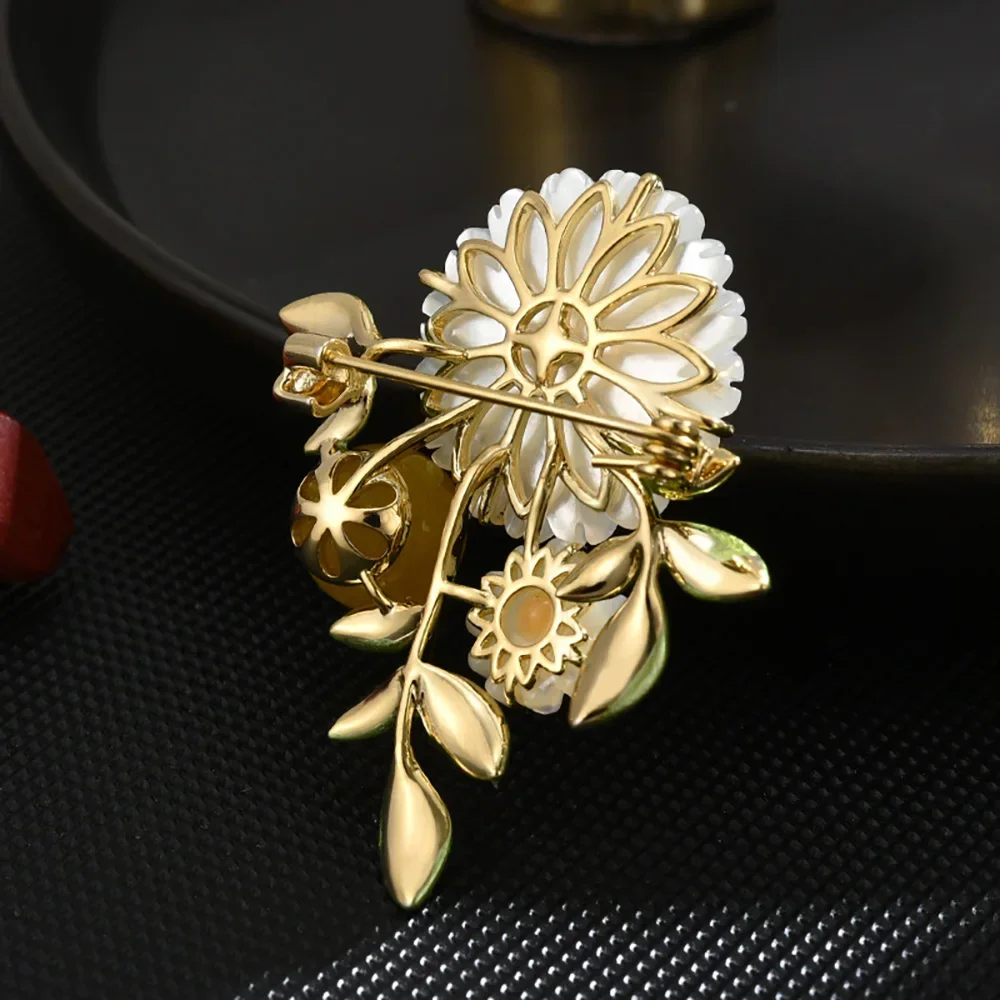 Luxury Cubic Zircon Brooch Collar Pins for Women Button Pins Clothes Buckle Sunflower Female Brooches Jewelry Corsage