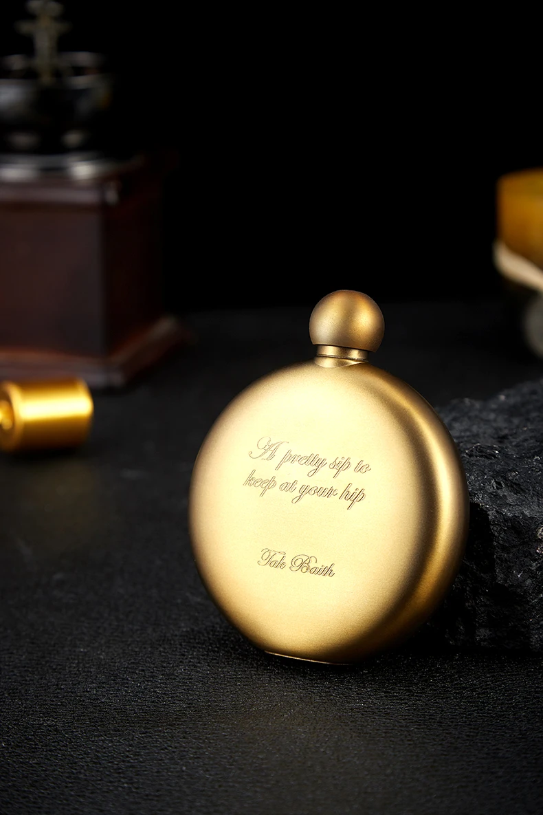 Description Picture 2 of item5oz high-end gold stainless steel round hip flask, stainless steel whiskey flagon, outdoor portable alcohol bottle with funnel