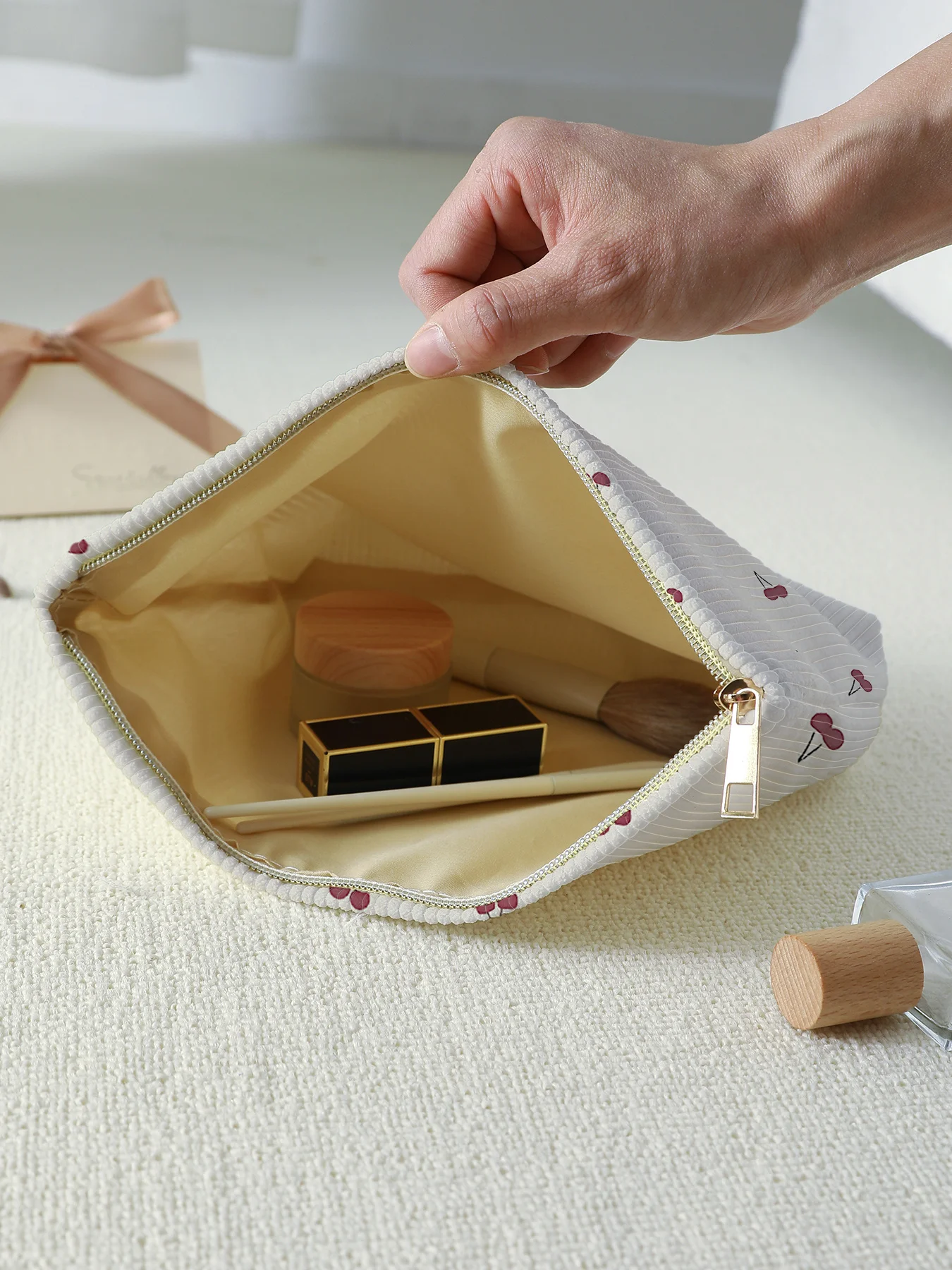 Cherry printed corduroy makeup bag, lightweight zipper makeup storage box, multifunctional bag with lining