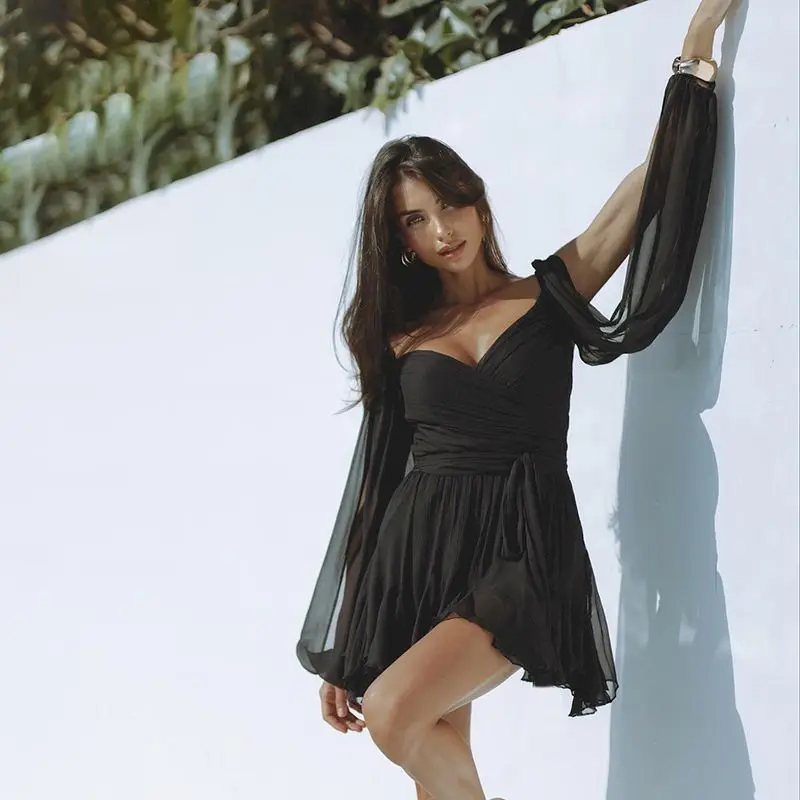 

Женское Сетчатое мини-платье с открытой спиной, V-образным вырезом и длинным рукавом