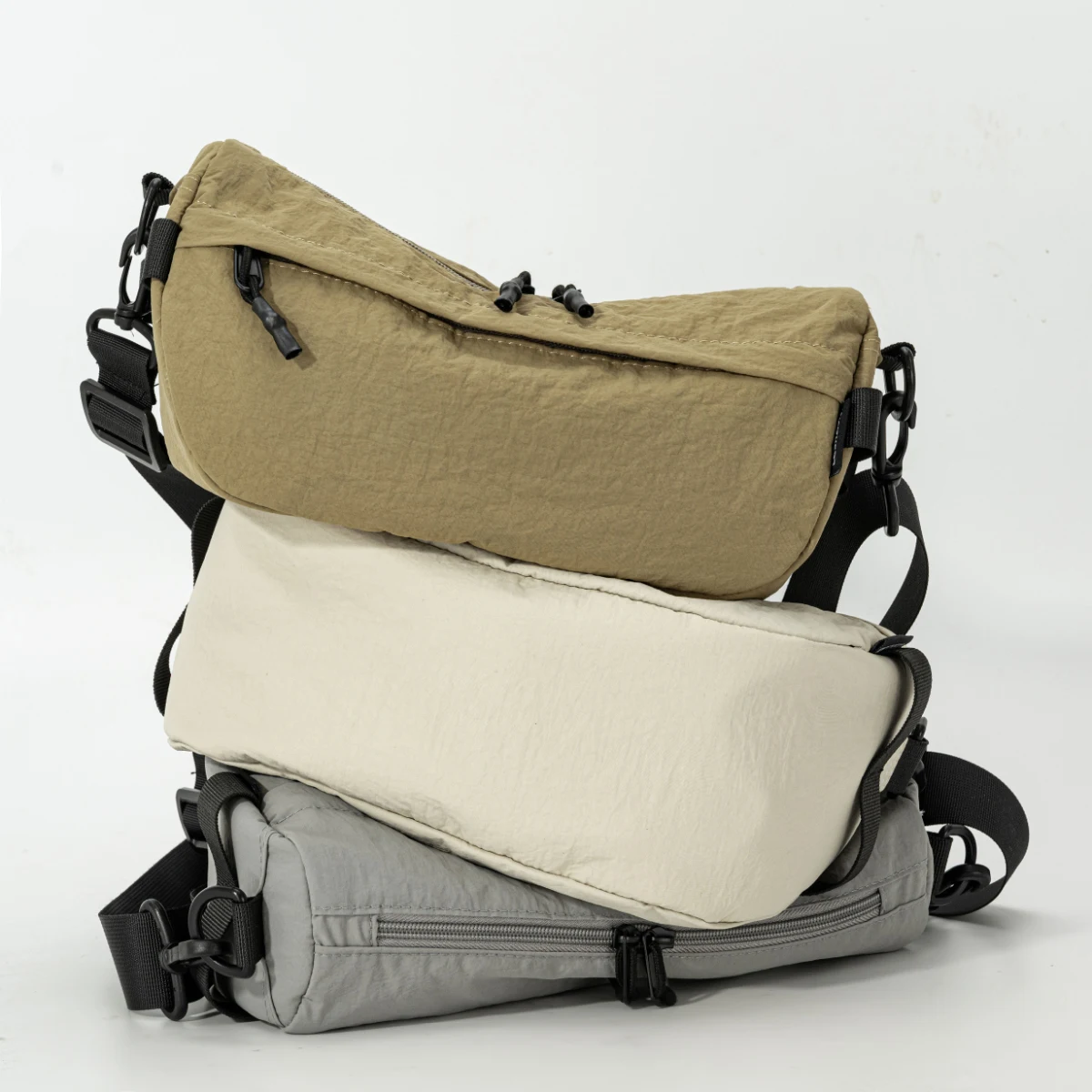 Japanese-Style Waterproof Lightweight Nylon Crossbody Bag, Lightweight Casual Multi-Pocket Unisex Phone Bag, Small Square Bag, Trendy for Hiking and Shopping