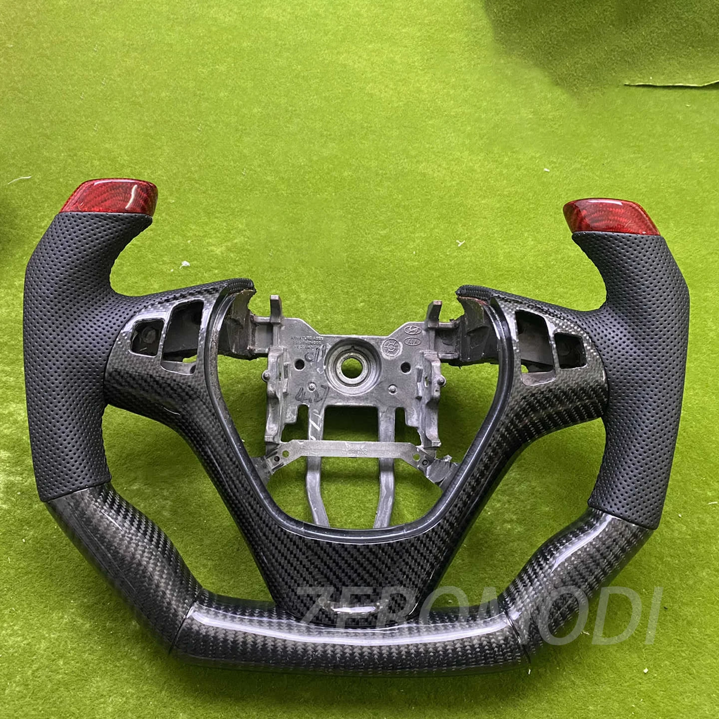 

Carbon Fiber Racing Steering Wheel With Leather Can Be Customized For Hyundai Genesis Coupe 2010 2011 2012 2013 2014 2015 2016