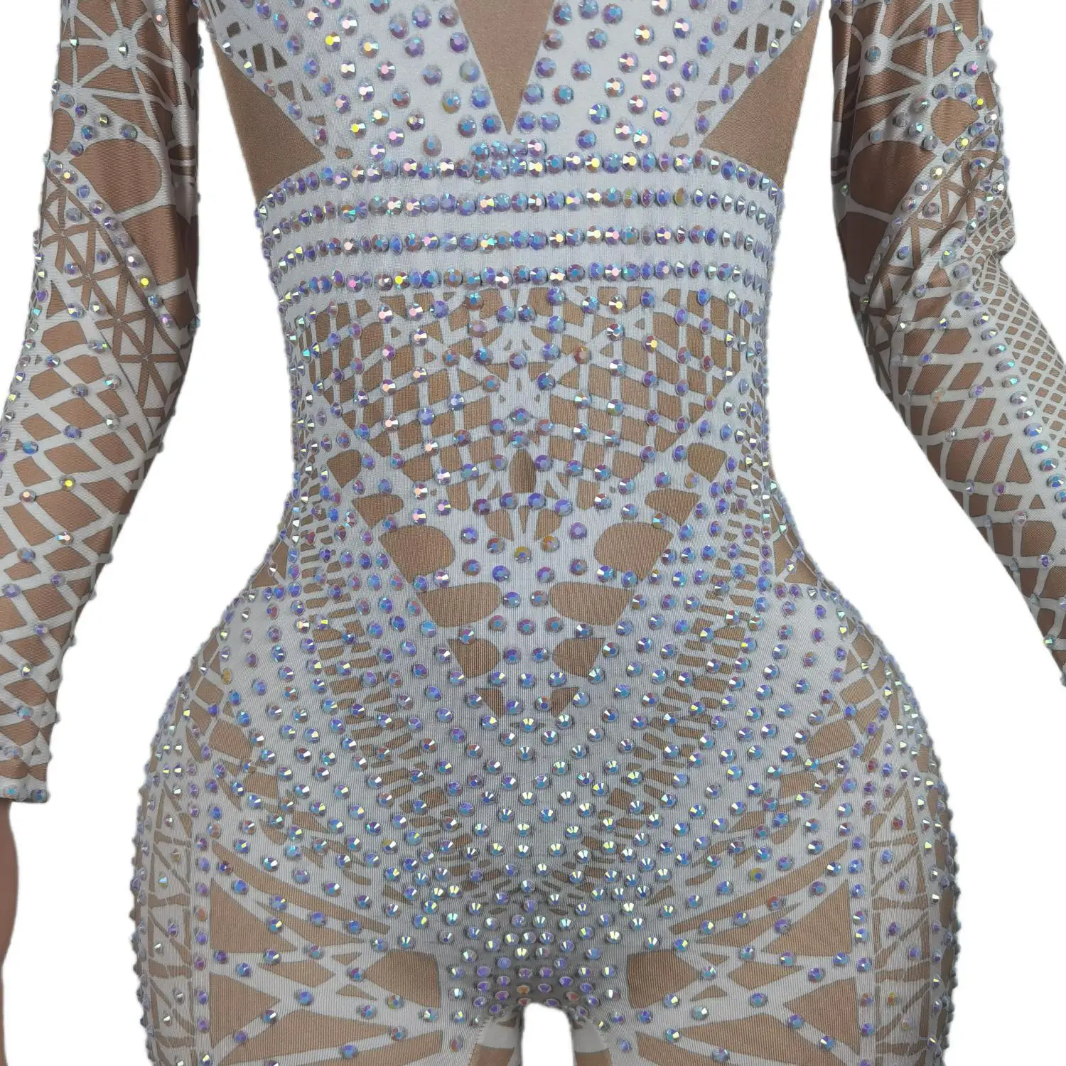 Рисунок 6 - Сексуальный Белый Блестящий Комбинезон