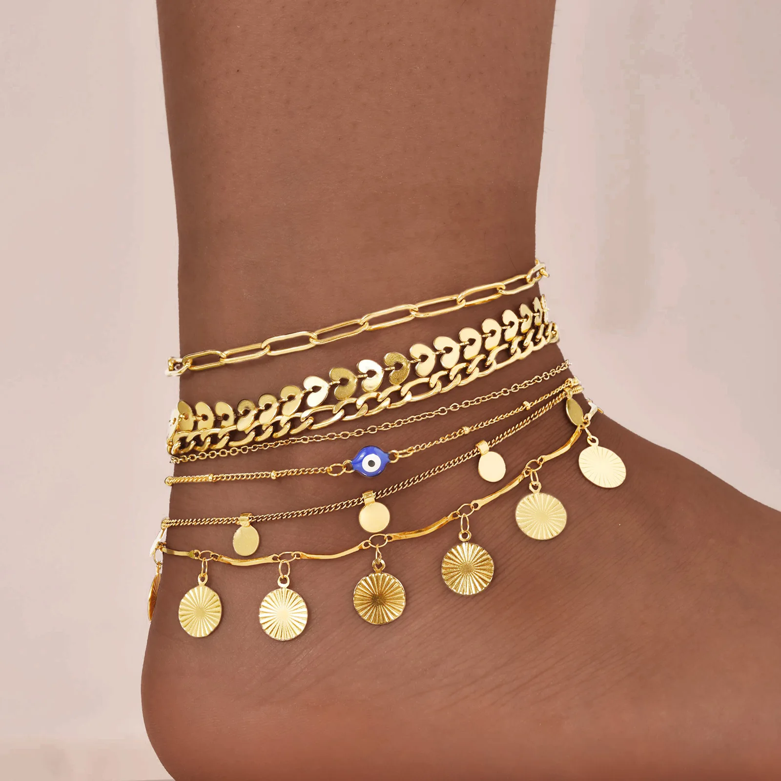 خلخال Vnox Charm للنساء والفتيات، إكسسوارات دائرية على شكل قلب من الفولاذ المقاوم للصدأ، دعامة خلخال بسلسلة ذهبية اللون، مجوهرات صيفية للشاطئ