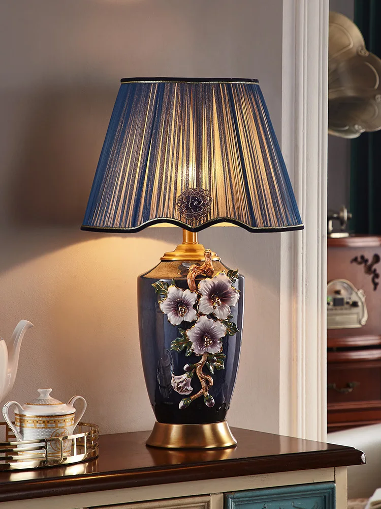 

Европейская роскошная эмалированная цветная настольная лампа, гостиной, спальни, прикроватная лампа, американское креативное романтическое и теплое украшение