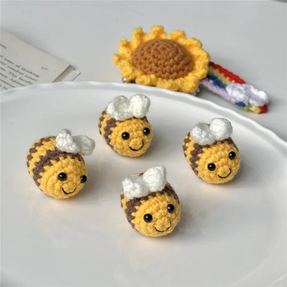 5Pcs Crochet Bees Crocheted Mini Bees Pendants Car Key Ring DIY Handmade Knitted Keychain Keyring Handbag Charms Gift knitted keychain