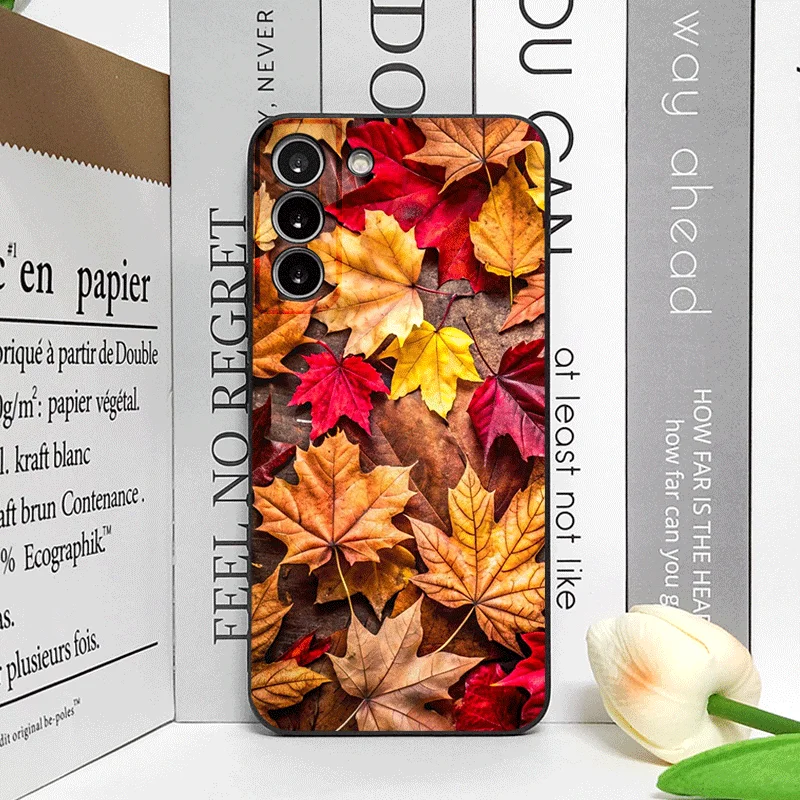 Hand-Painted Autumn Maple Leaf Phone Case – Artistic Soft Cover with Unique Design
