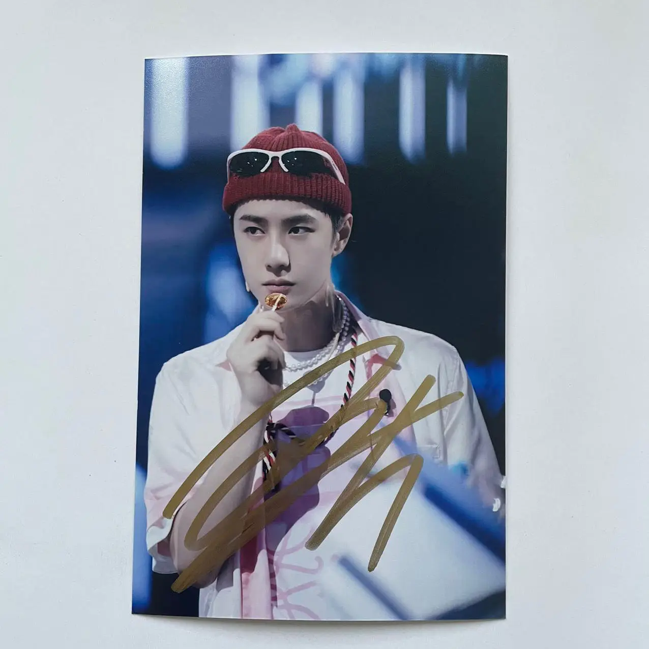 Wang Yibo's Signature photo non printed Photo 6-inch