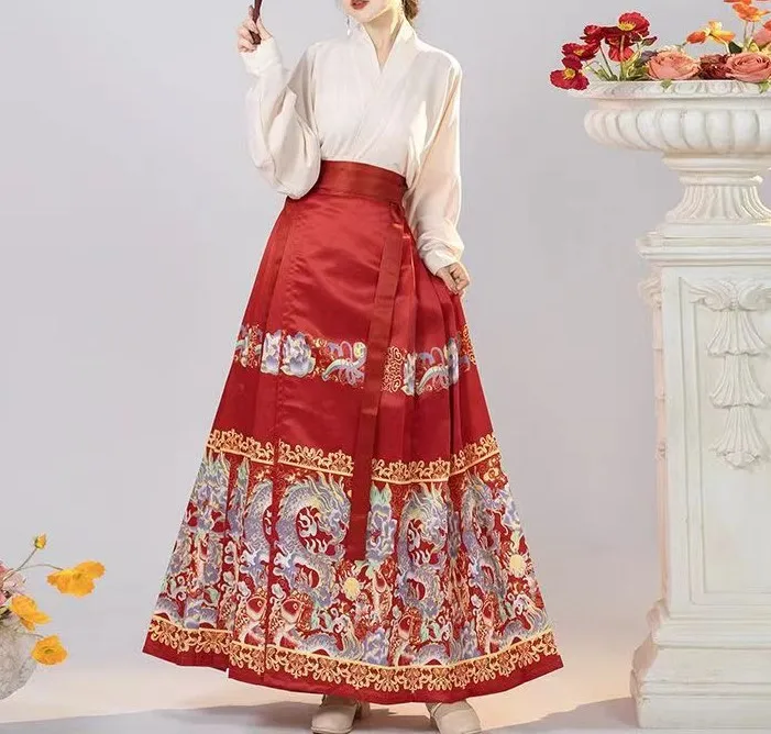 

Hanfu Horse Face Skirt Modern Women Autumn Red Black Skirt Vintage Chinese Hanfu Horse Face Pleated Skirt For Women