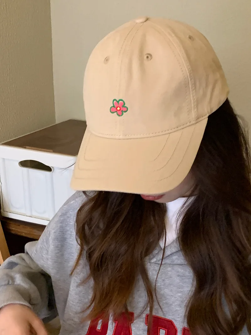 Рисунок 2 - Вышитые цветы ~ милая