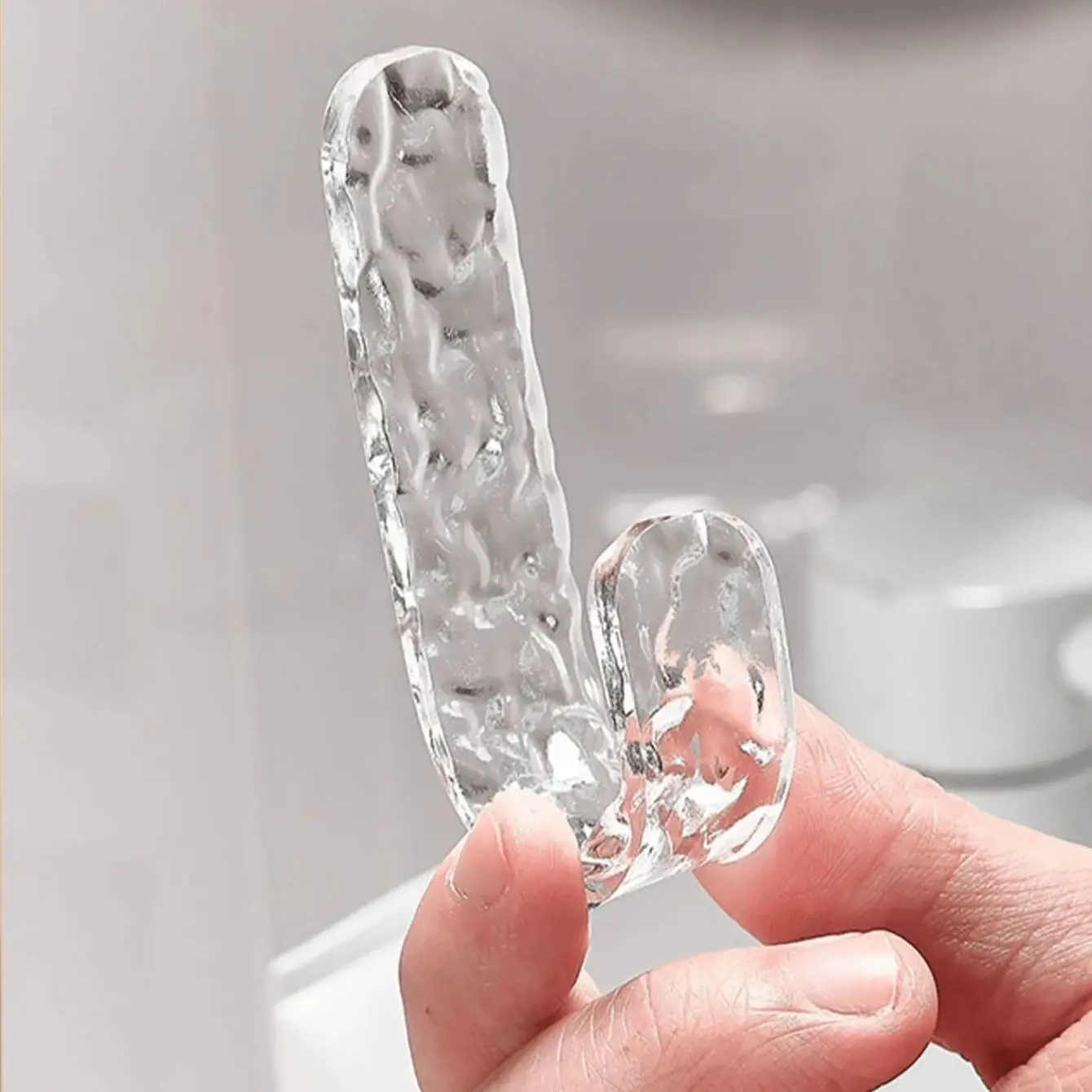 4/8/12Pcs Acrylic Diamond Wall Hook Tranparent Waterproof Adhesive Hooks For Hanging Towels Coats Home Bathroom Organizer