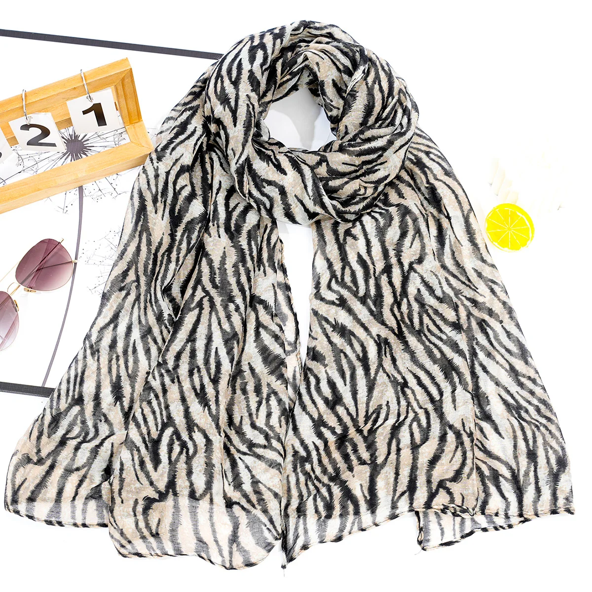 A fashionable voile leopard print soft thin women's scarf shawl 3