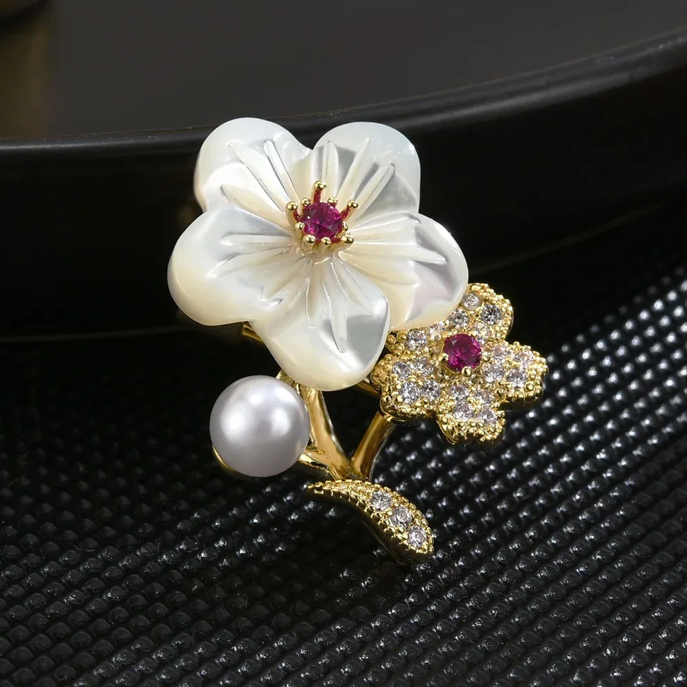 

plum bossom Flower Brooch for women Luxury ladies Brooches Pearl Zircon Inlaid Lapel Pins High Quality Jewelry Accessories Gifts