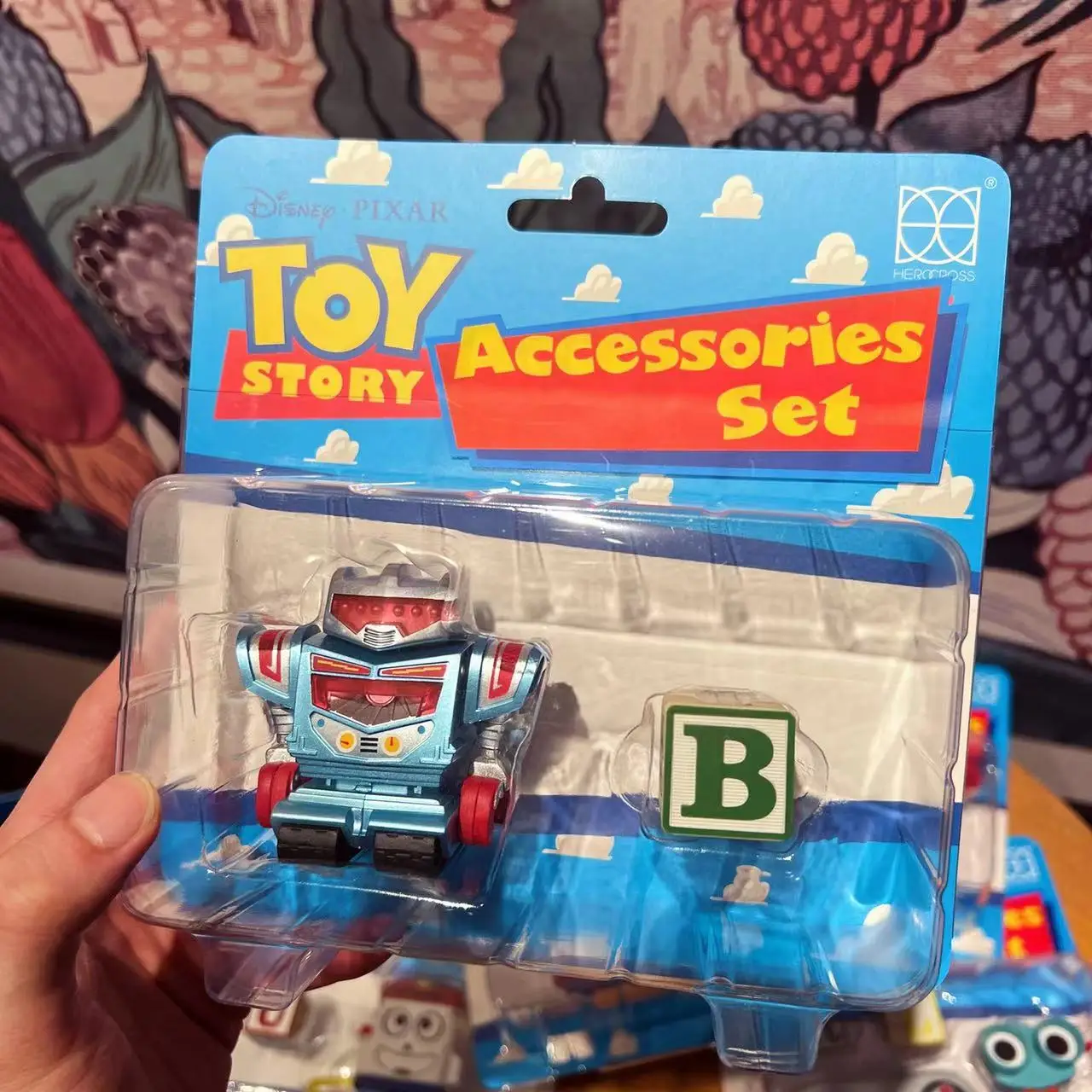 トイストーリー　ヒーロークロス　マイク　ウィージー 7 センチメートルディズニーヒーロークロスかわいいトイ