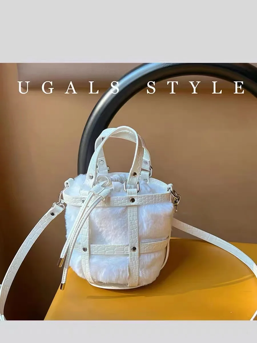 

Autumn Winter Women Fashion Handbag Patent Leather Faux Fur Hollow Out Bucket Bag Lady Purse Female Shoulder Messenger Bag