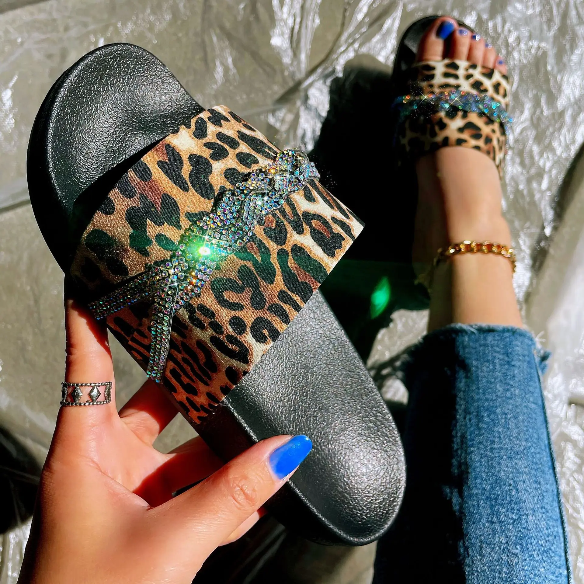 

Низкие каблуки, хлопчатобумажная ткань, полиуретан, ПВХ, базовые блестящие низкие каблуки