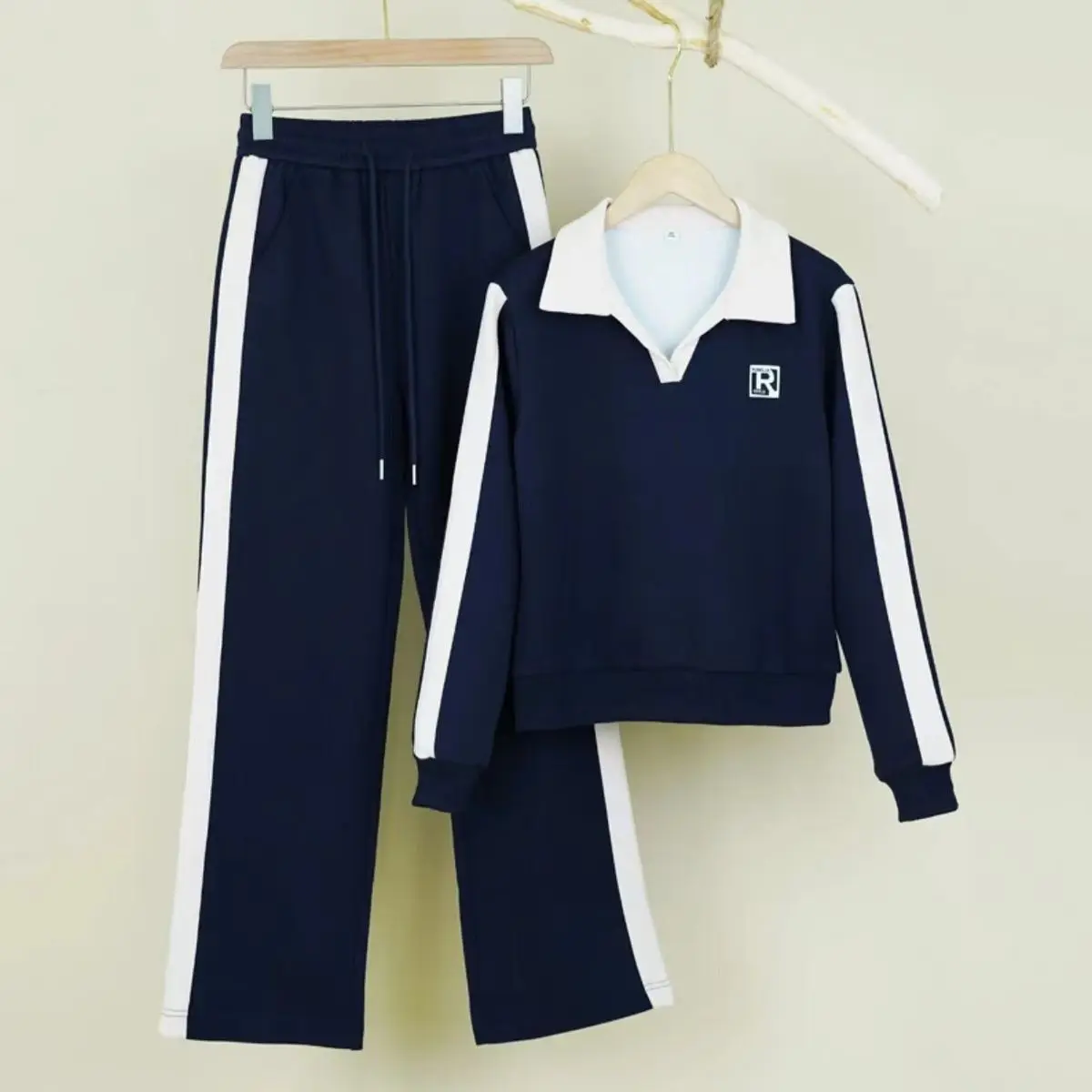 2024 autumn and winter new fashionable temperament slimming loose casual age reducing sportswear two-piece set - Image 2