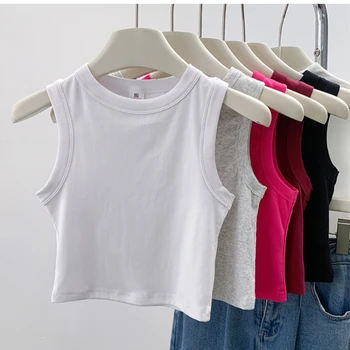 بلوزة بدون أكمام لعام 2025 للنساء بلوزة بدون أكمام مضلعة بلون سادة ملابس علوية صيفية أساسية عصرية للمراهقات