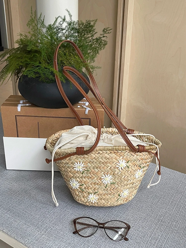 Casual Wicker Woven Basket Bags Rattan Women Handbags Handmade Summer Beach Straw Tote Bag Designer Shoulder Crossbody Bag 2024