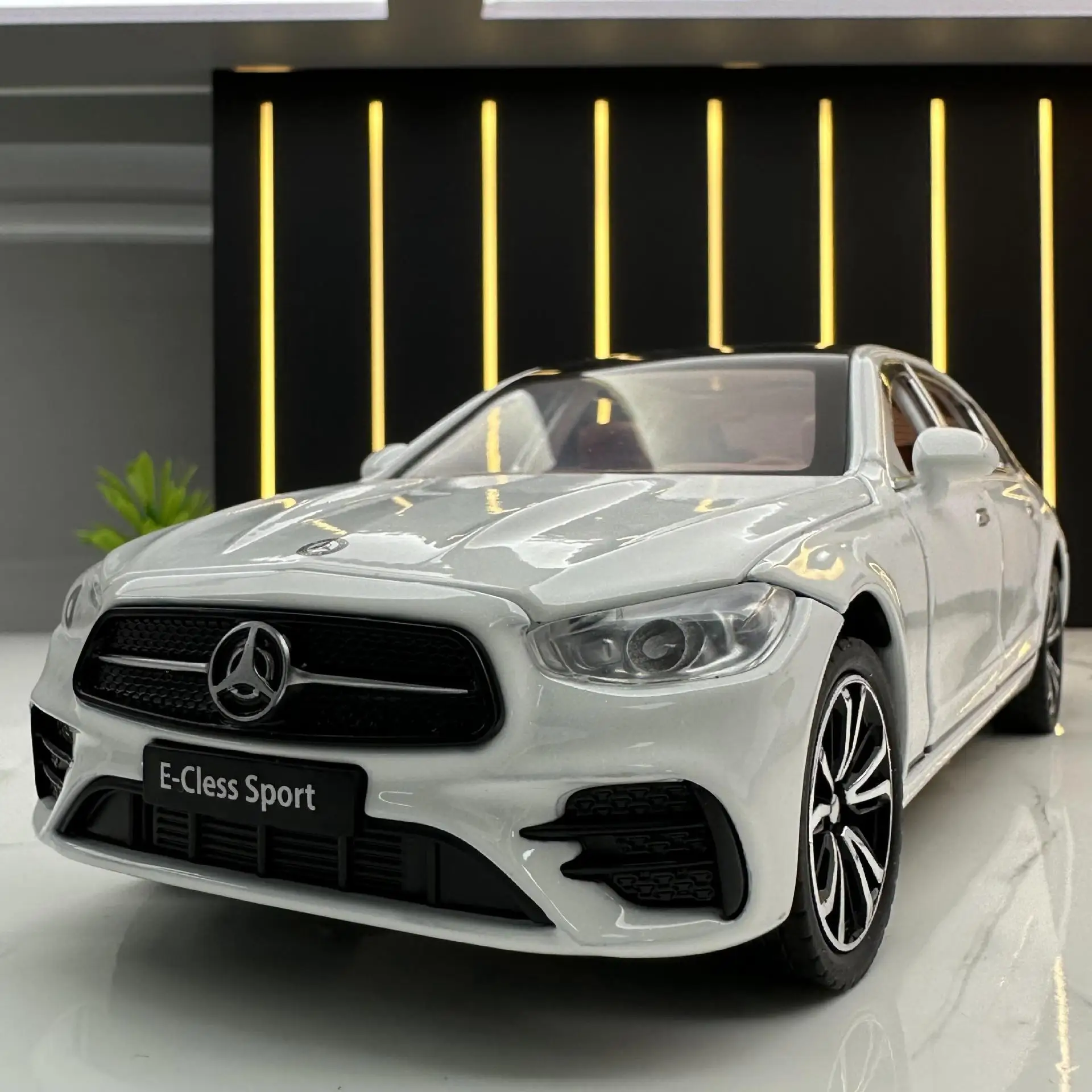 

Модель спортивного автомобиля 1:32 из сплава E300L, игрушки, имитация металлического литая Игрушечная машина со звуком, фотоаппарат для детей, коллекция подарков