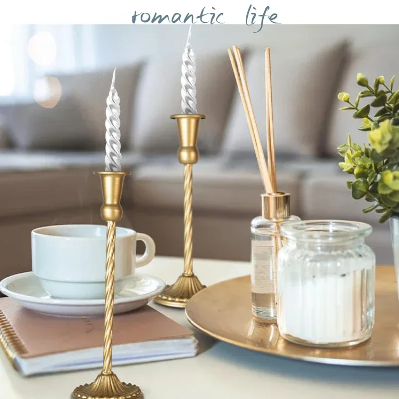 Retro Gold Spiral Candlestick Holders Candlestick Stand Home Decoration Candlelight Dinner Table Romantic Wedding Ornaments candle holders