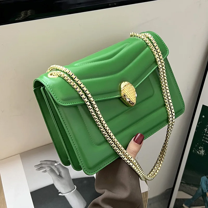 thumbnail image 1 of Bolso de lujo de diseñador con doble compartimento y correa de cadena para el hombro, bolso cruzado para mujer, bandolera versátil para debajo del brazo, de alta calidad Y2k, 1 of 4
