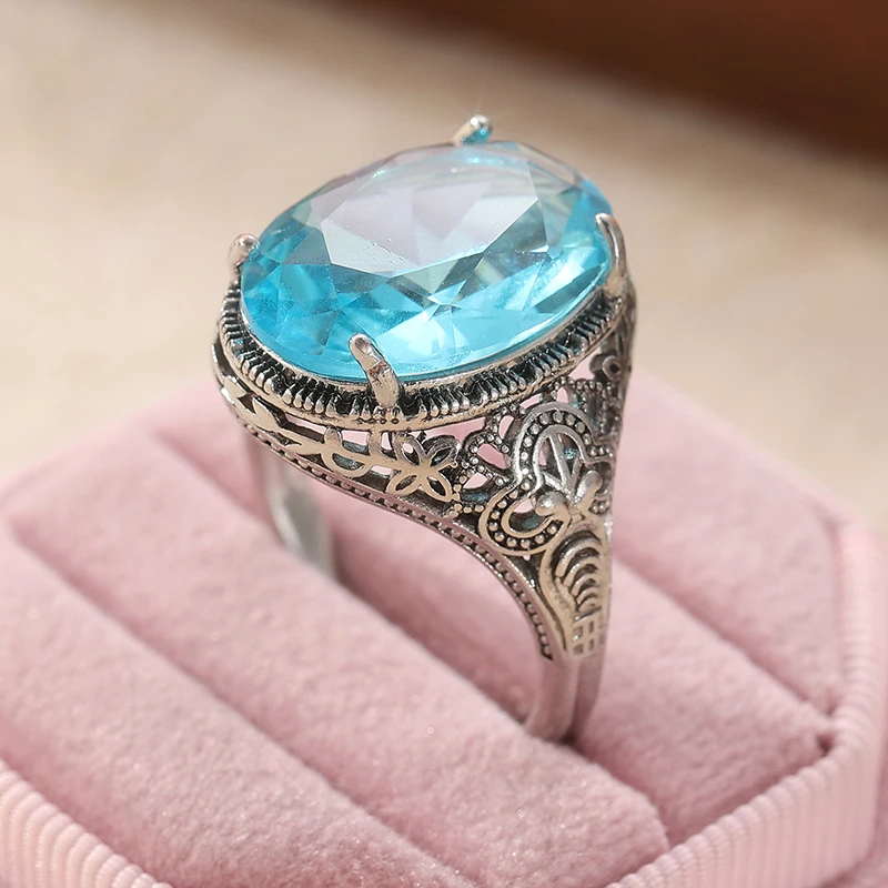 Dazzling Silver Inlaid Sea Blue CZ Women's Ring - Elegant Geometry Daily Wear Party Jewelry