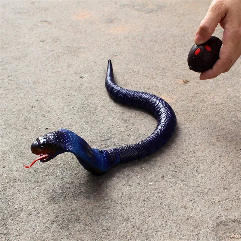RC Snake Realistic Snake Toys Infrared Receiver Electric Simulated Animal Cobra Viper Toy Joke Trick Mischief For Kids Halloween 5