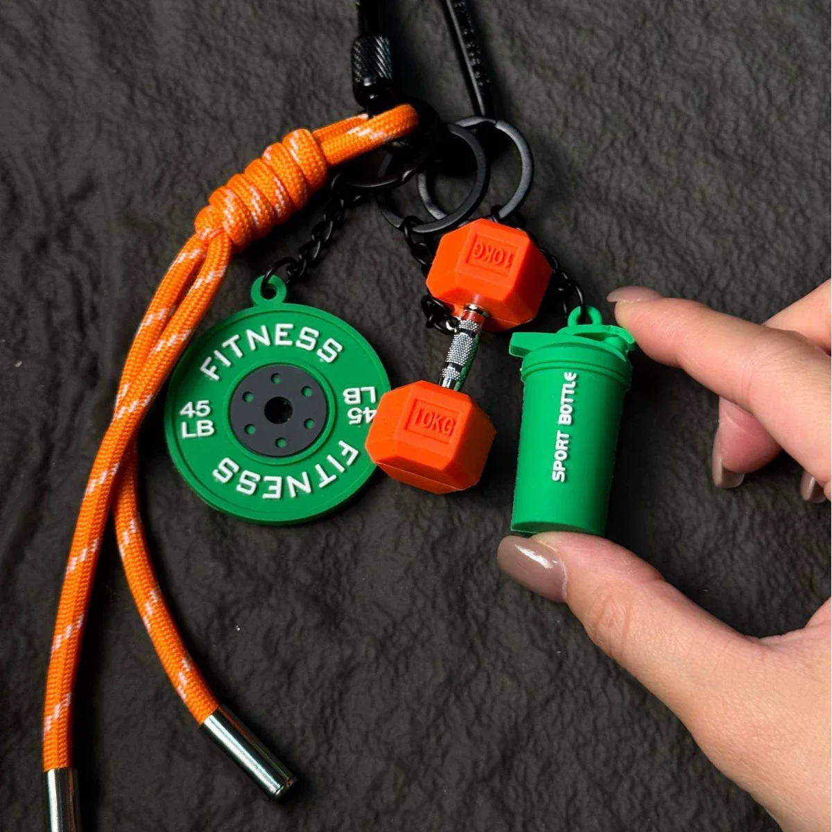 Dopamine Fitness Series Pendant D-shaped Buckle Detachable Barbell Plates Key Chain Creative Barbell Plates