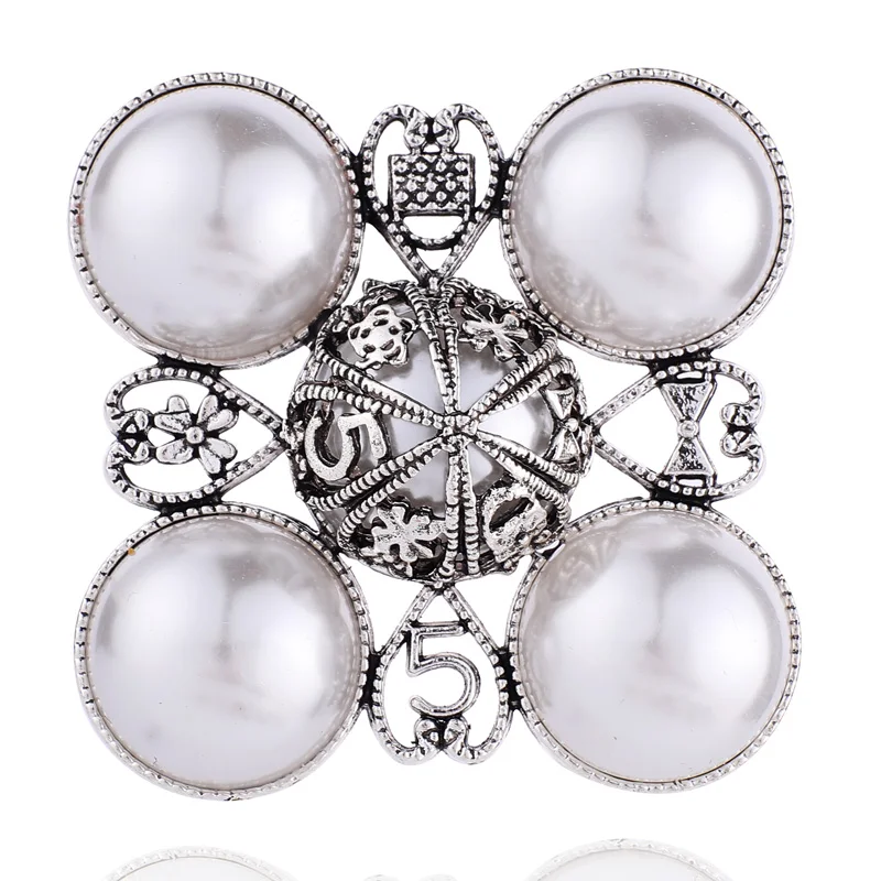 Chanel Moon Brooch CHANEL Brooch Pin AUTH Coco Vintage Gold Tone